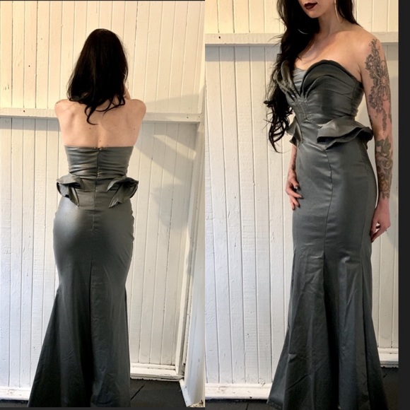 Dresses & Skirts - Metallic gray silver strapless mermaid dress